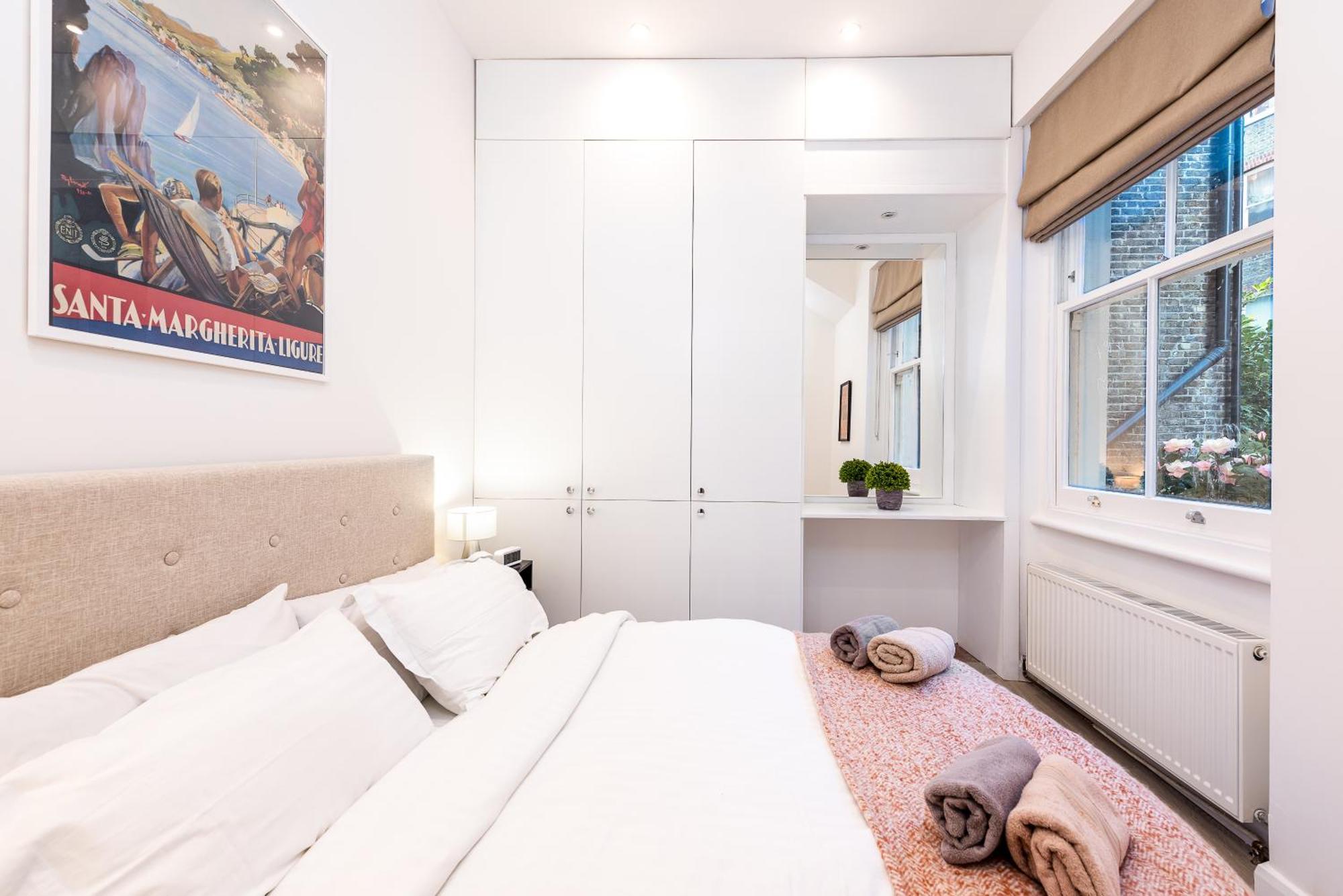 Casa Italia Near Kings Road In Chelsea With Wifi & Washing Machine Appartement Londen