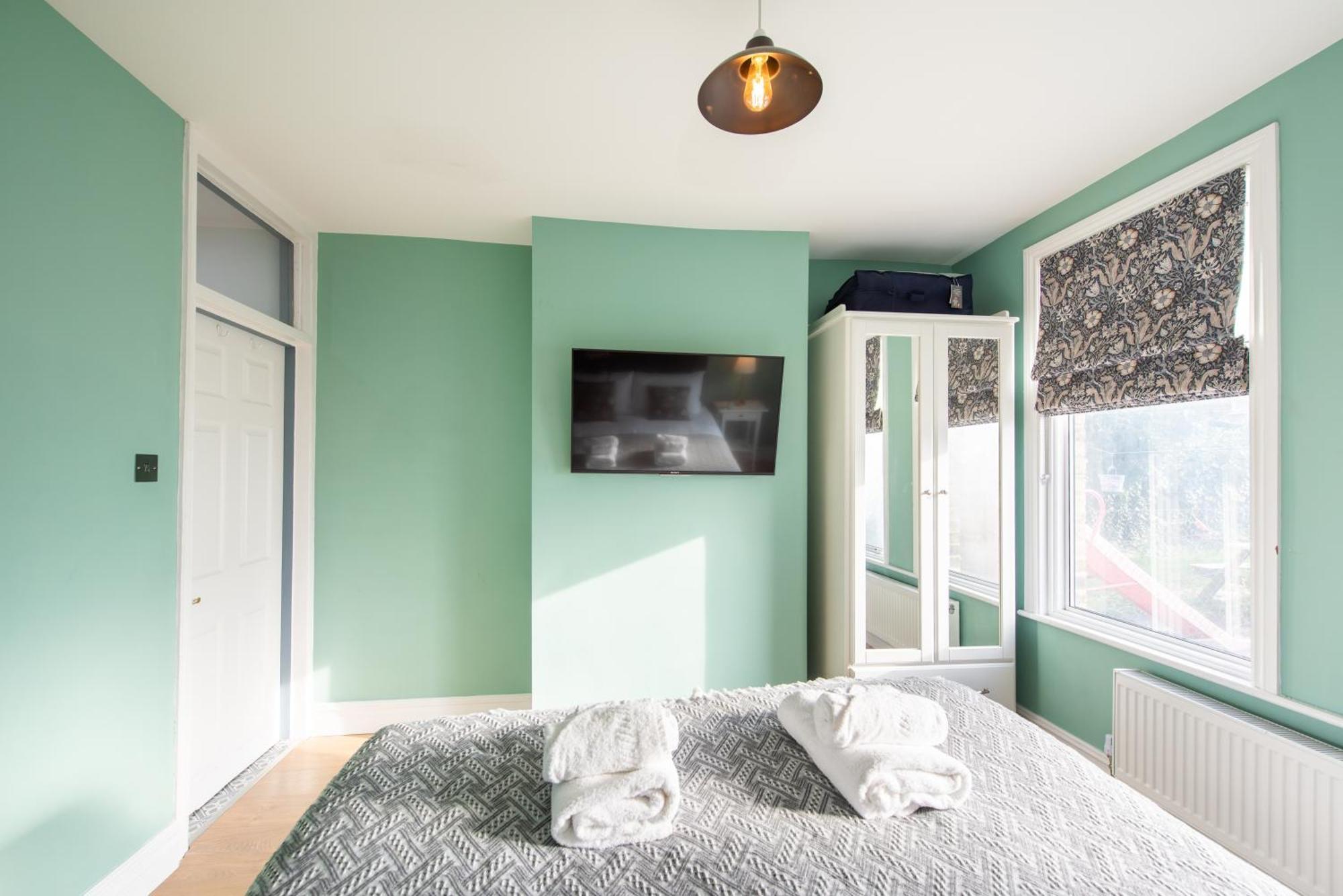 Apartment Victorian 2br Apartment, King Beds, Fast Wifi, Near Shops, Cafes & Transport, E17 London