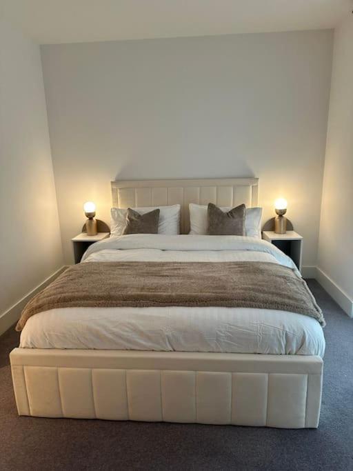 Stylist 2 Bedroom In London