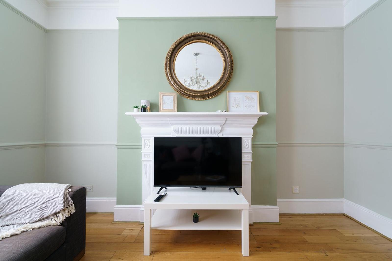 2 Bedroom Cosy Apartment London