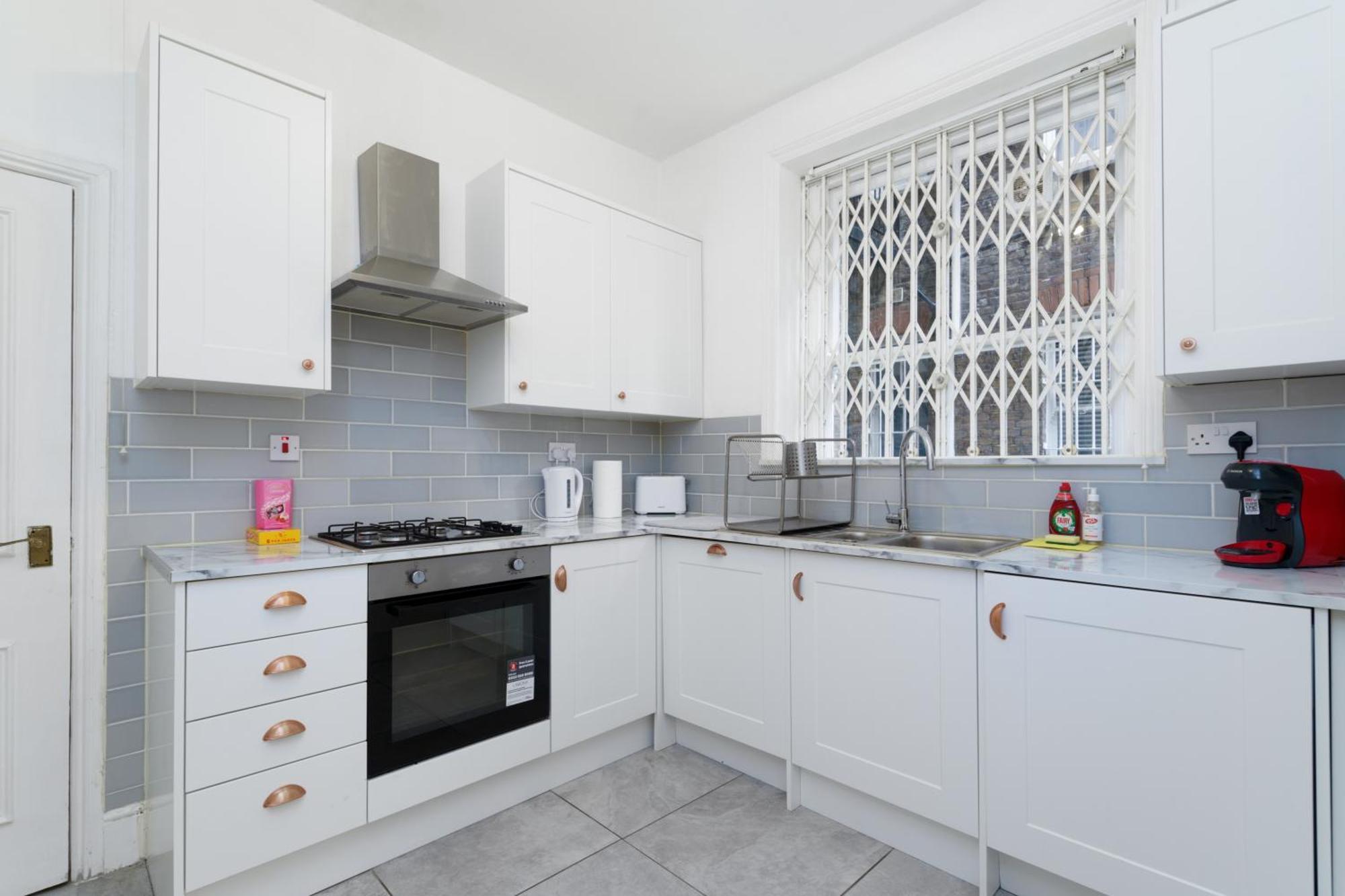 2 Bedroom Cosy * London