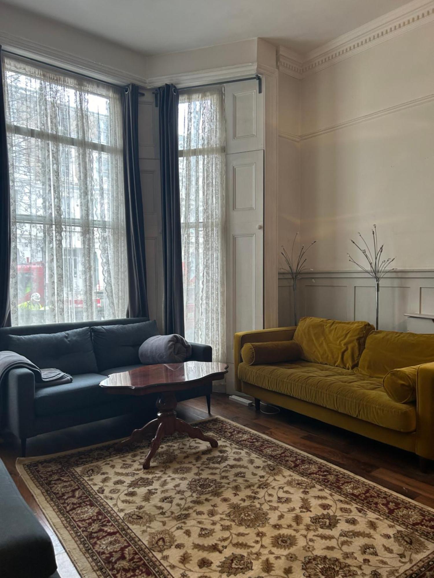 Stunning Holland Park- Sleeps 6 Appartement Londen
