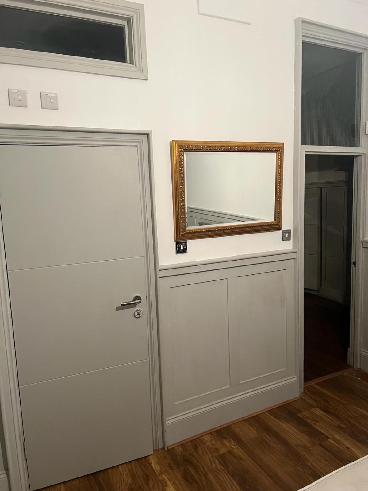 Appartement Stunning Holland Park- Sleeps 6 Londen