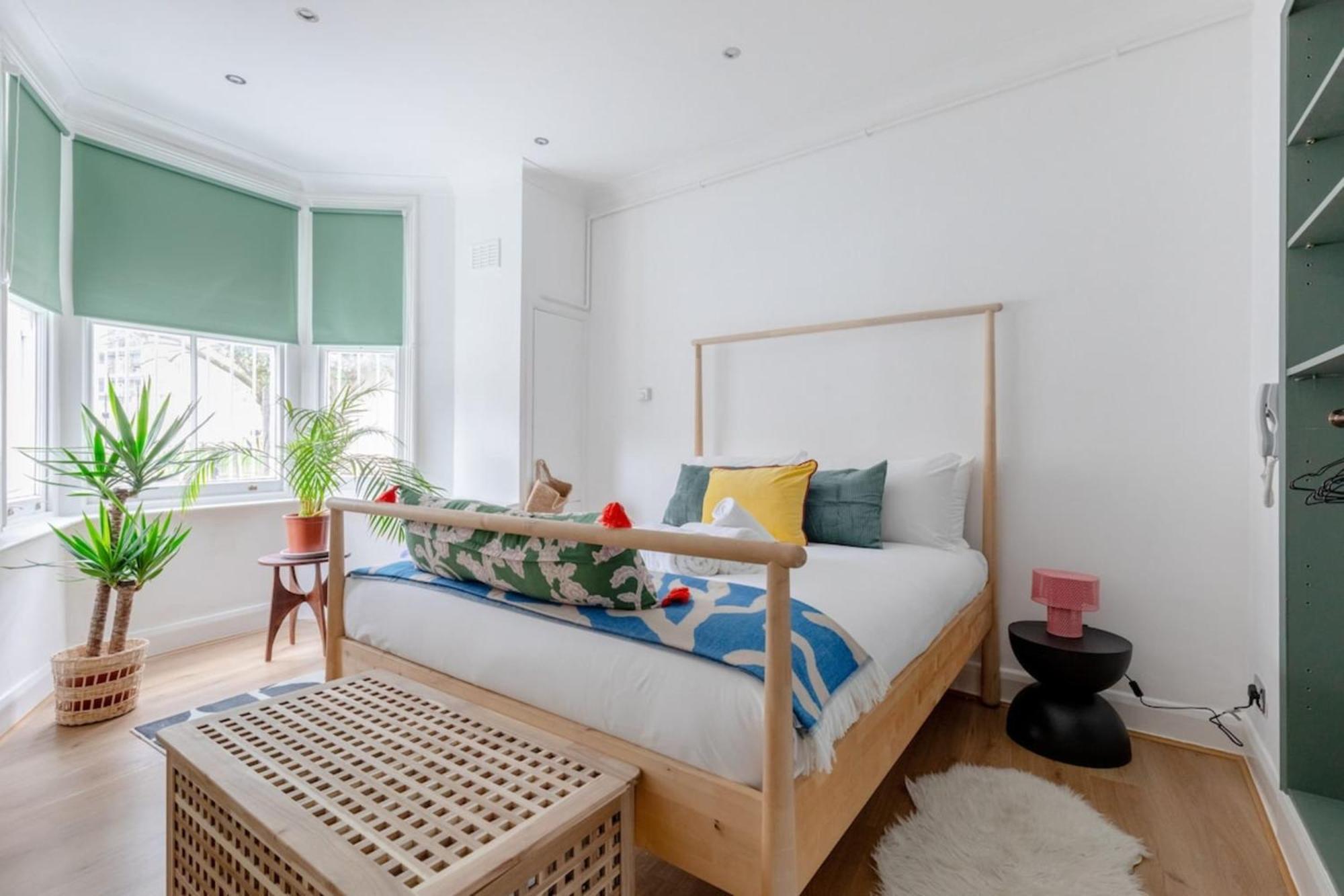 & Charmingly Curated 1bd Wifi Fulham * London