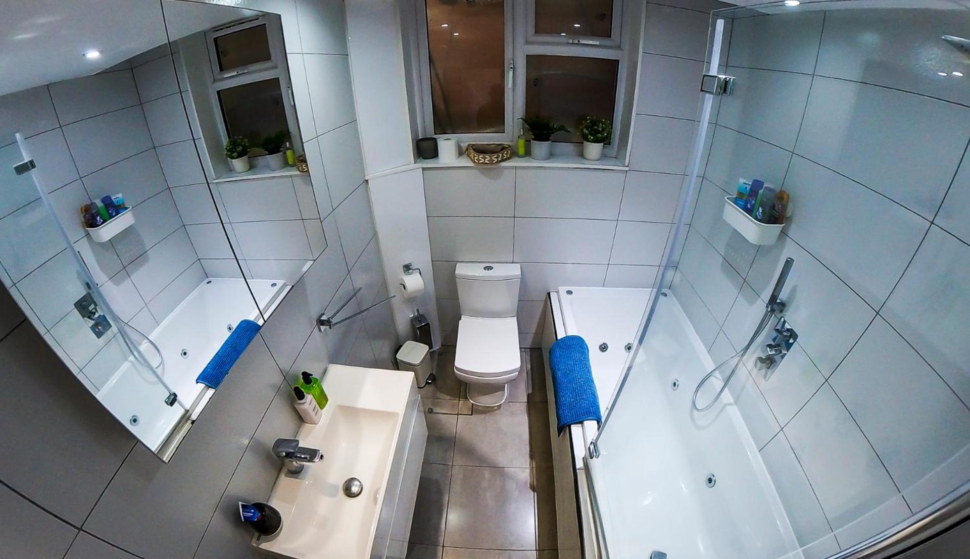 Ensuite With Jacuzzi Habitación en casa particular Londres