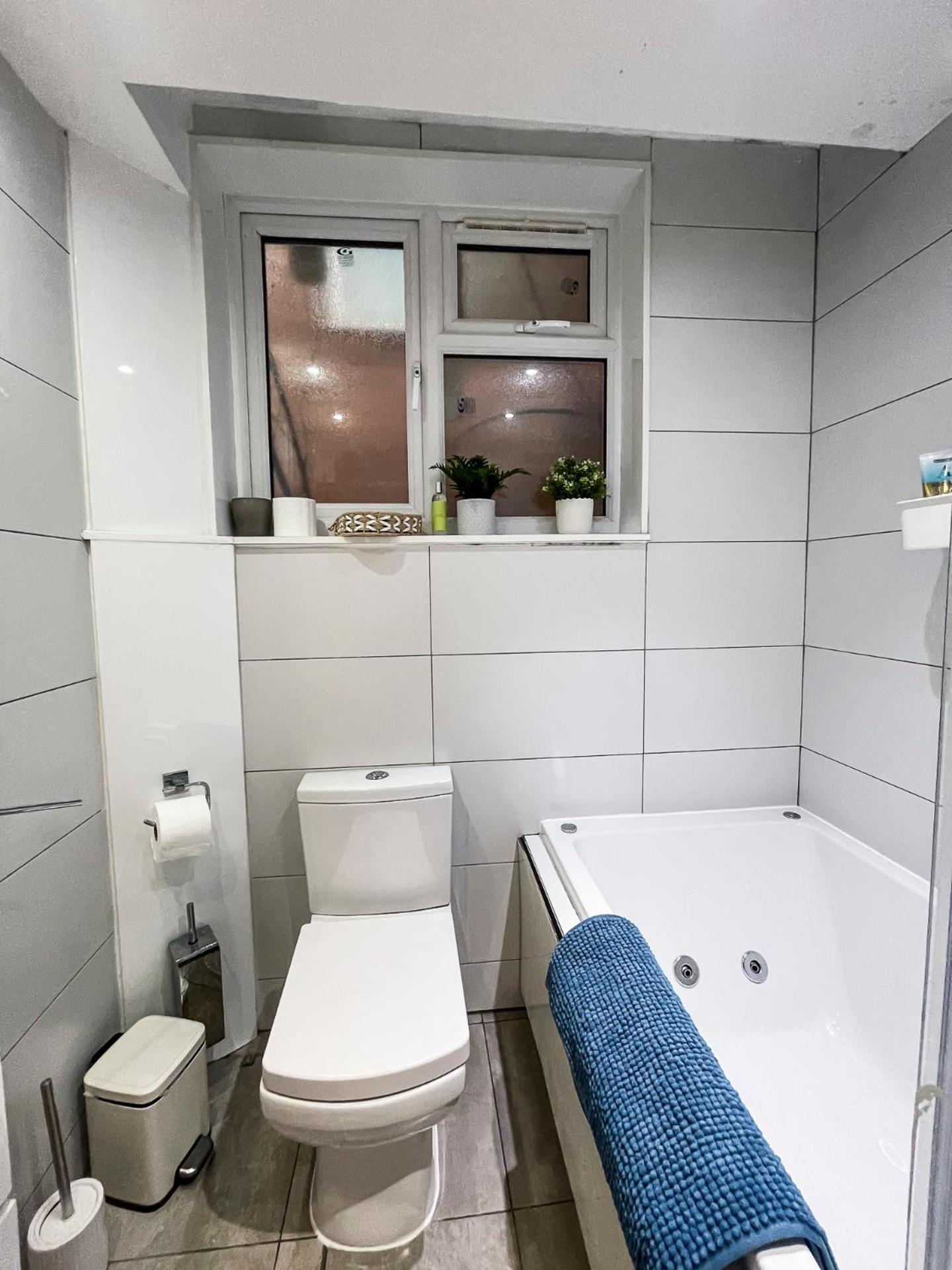 Ensuite With Jacuzzi Londres