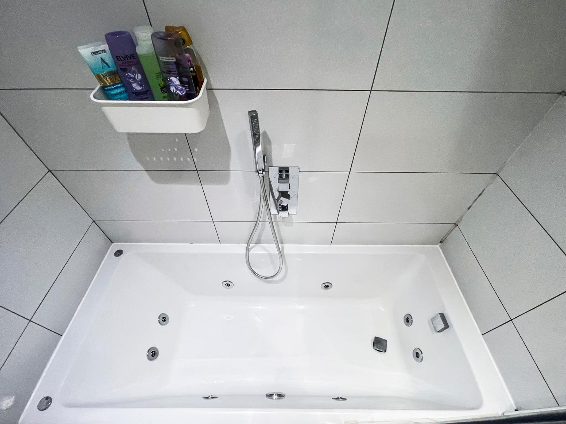 Ensuite With Jacuzzi Londres
