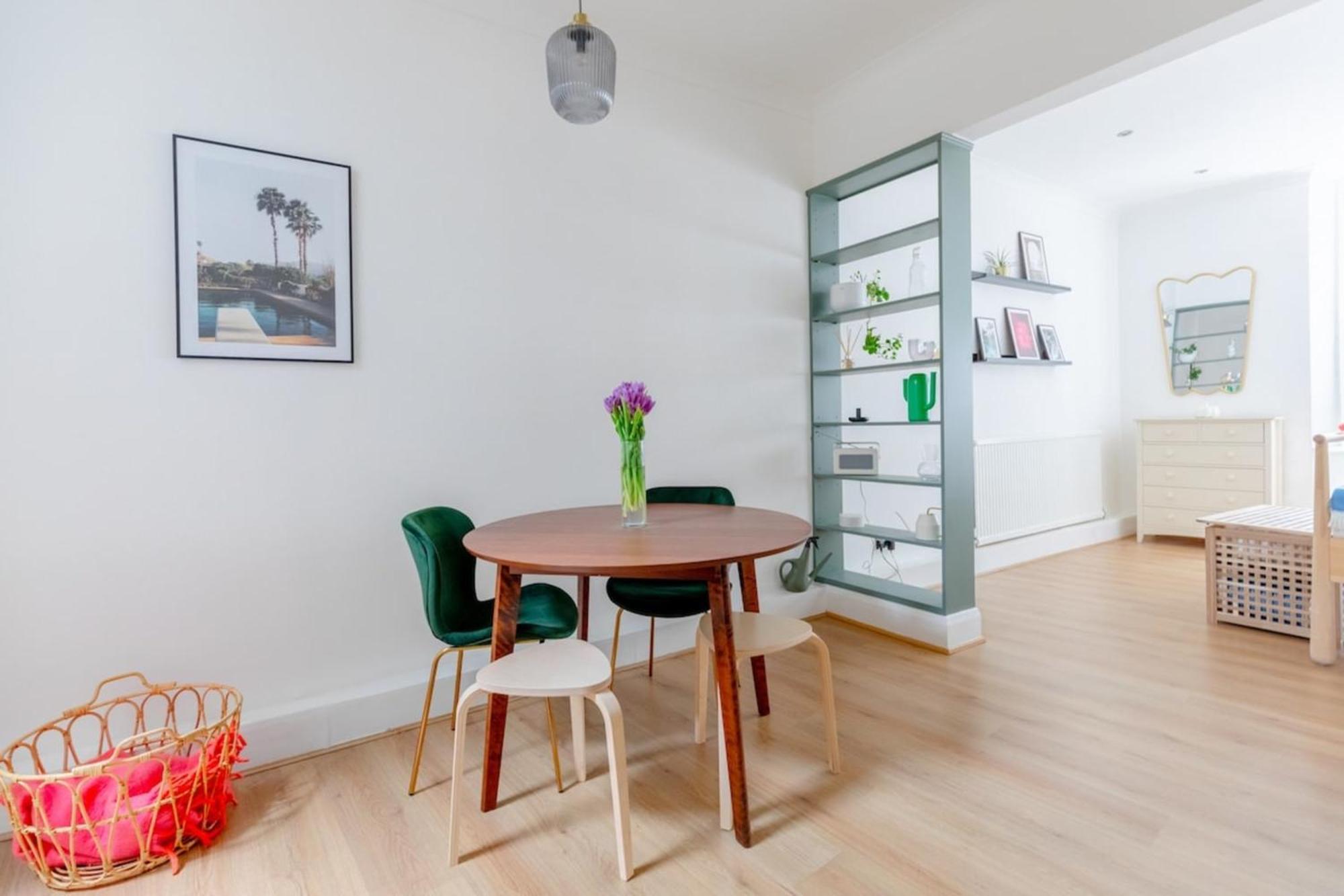 & Charmingly Curated 1bd Wifi Fulham Apartment London