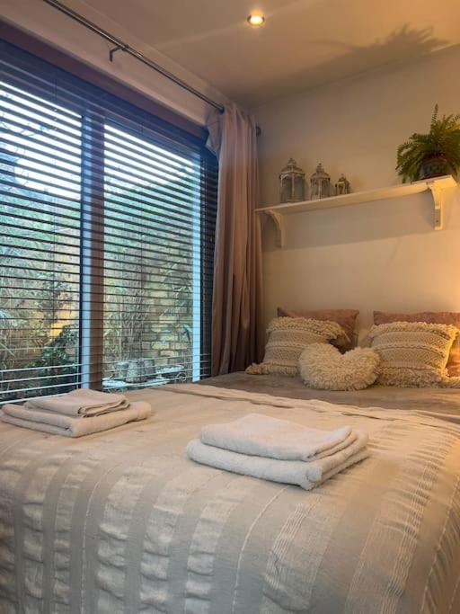 Sunny Garden Apartment *