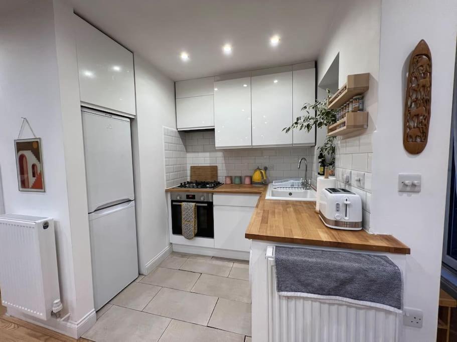 Sunny Garden Apartment