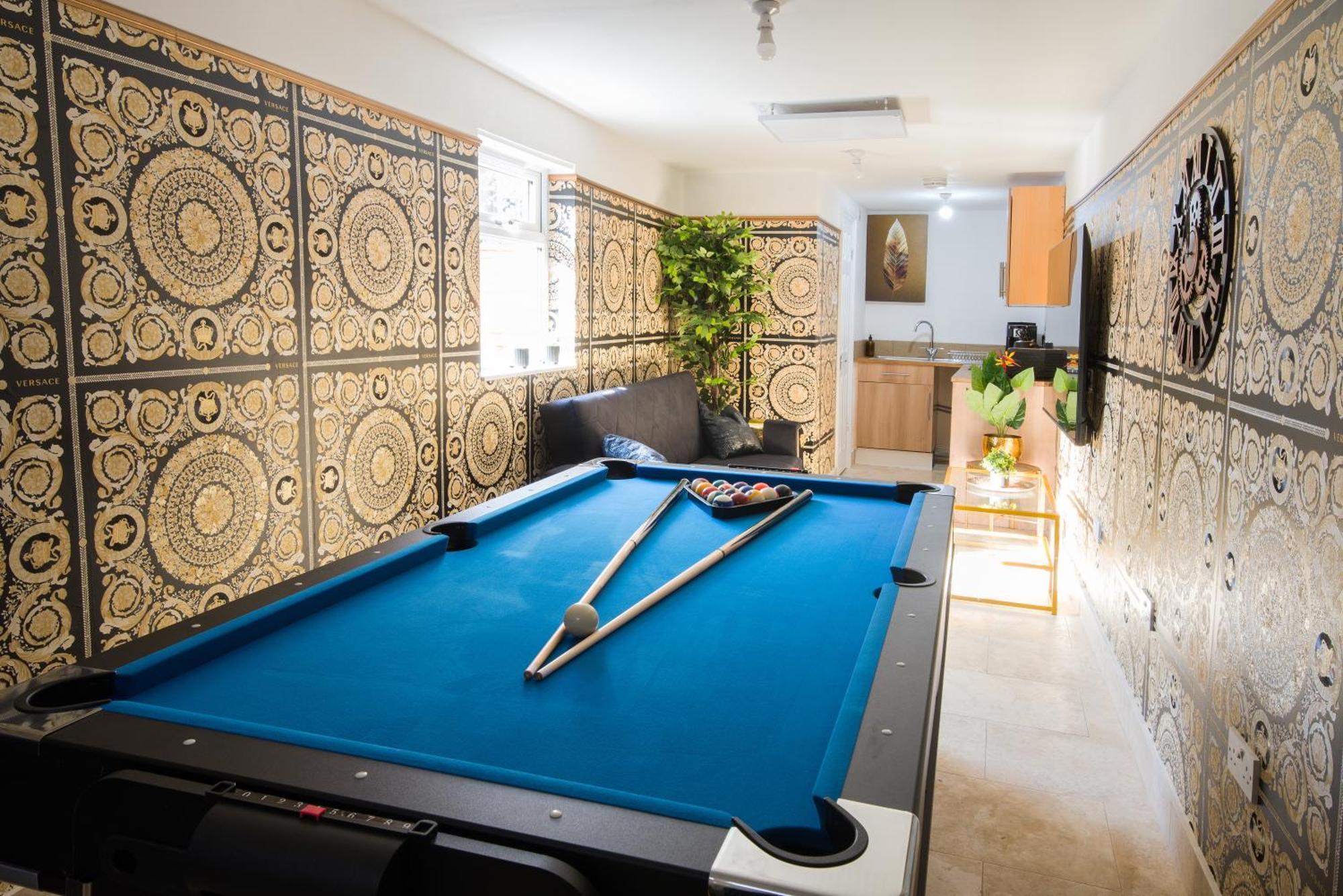 Apartamento Luxury Versace 2 Bed Hot Tub Pool Table Sky Tv