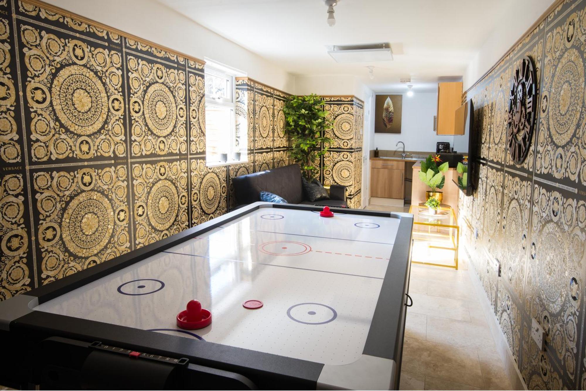 Apartamento Luxury Versace 2 Bed Hot Tub Pool Table Sky Tv