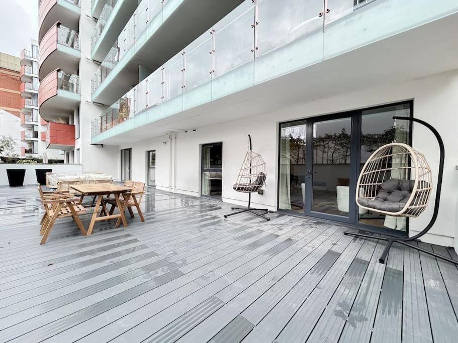 Apartment Stylish 2 Bed With Large Terrace London