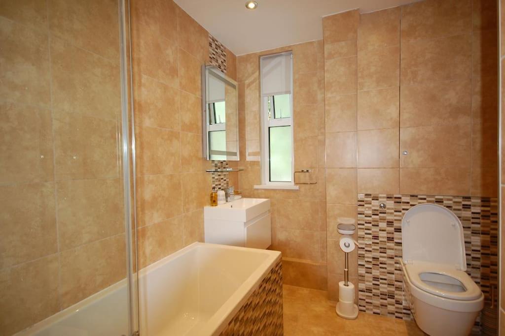 Clifton - Luxury 1 Bed Flat - 1 Min Walk To Tube Londen