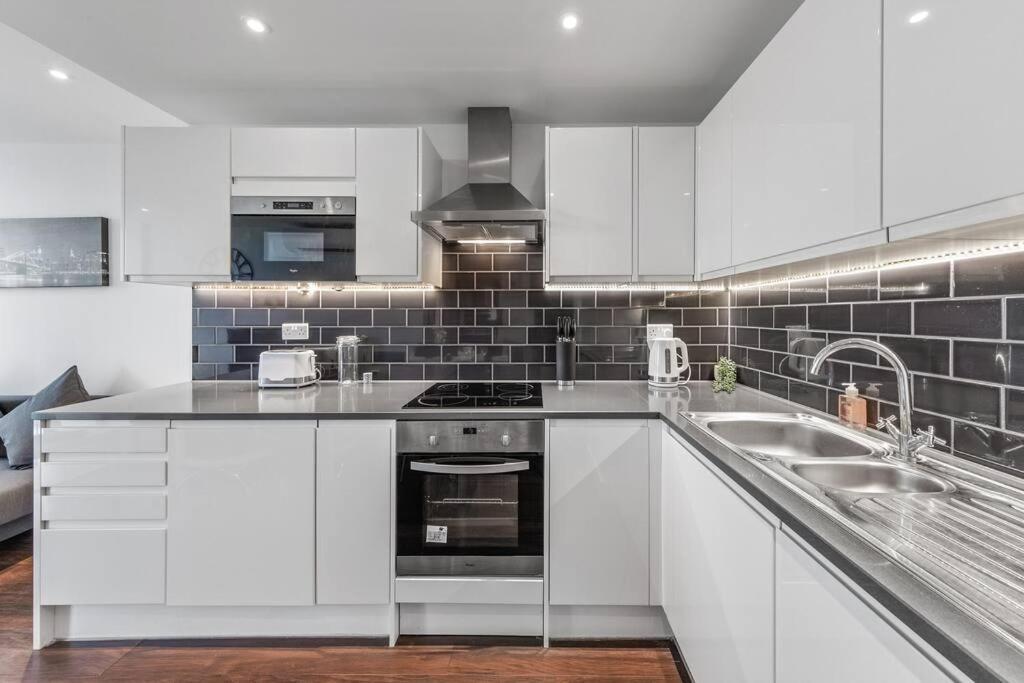 New In Britannia Point Bp4 Apartment *