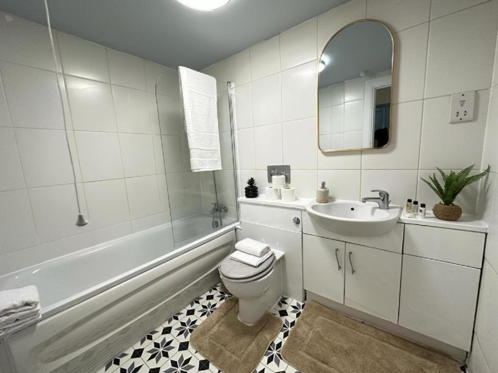 Hyde Park Three Bedroom Appartement *