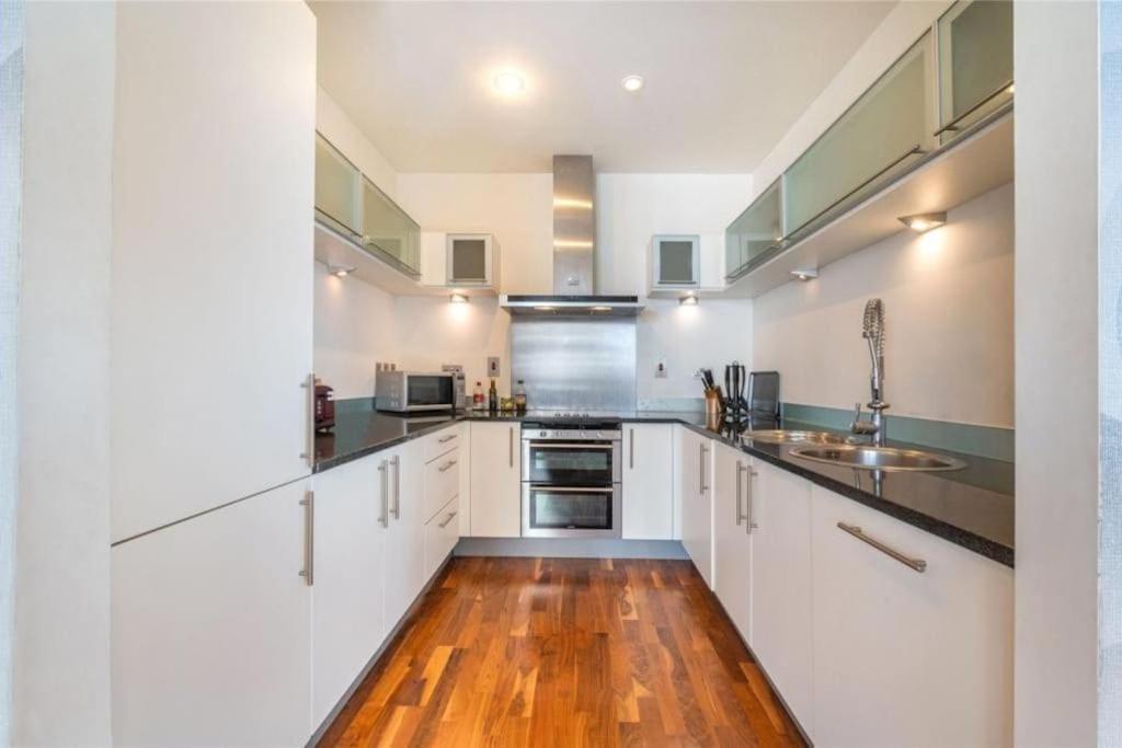 Luxury Penthouse 2 Bedrooms Flat In Canary Wharf * London