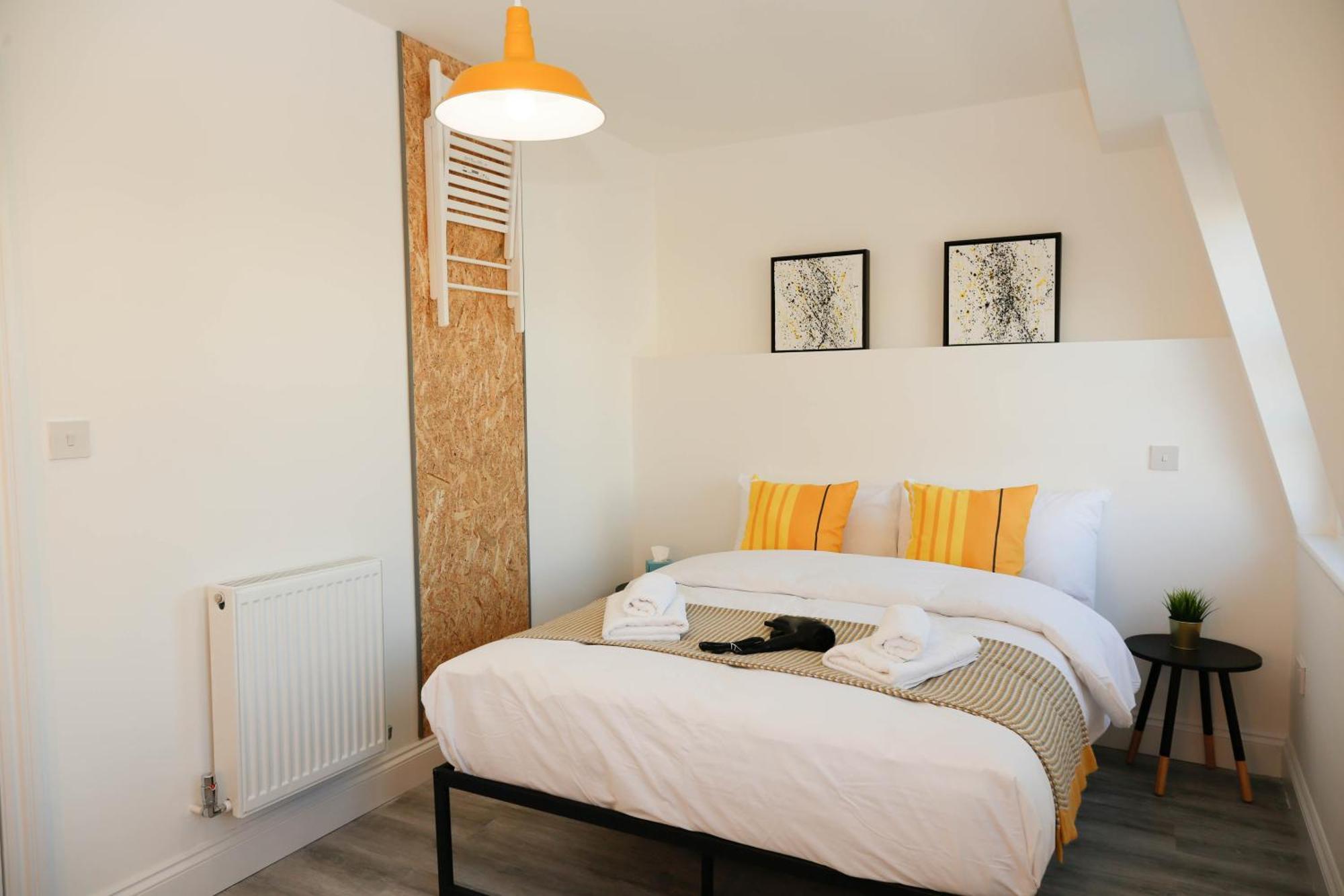 Luxury In Camden Town Near Shops, Cafes, Bars & Metro With Shared Bathrooms Habitación en casa particular Londres