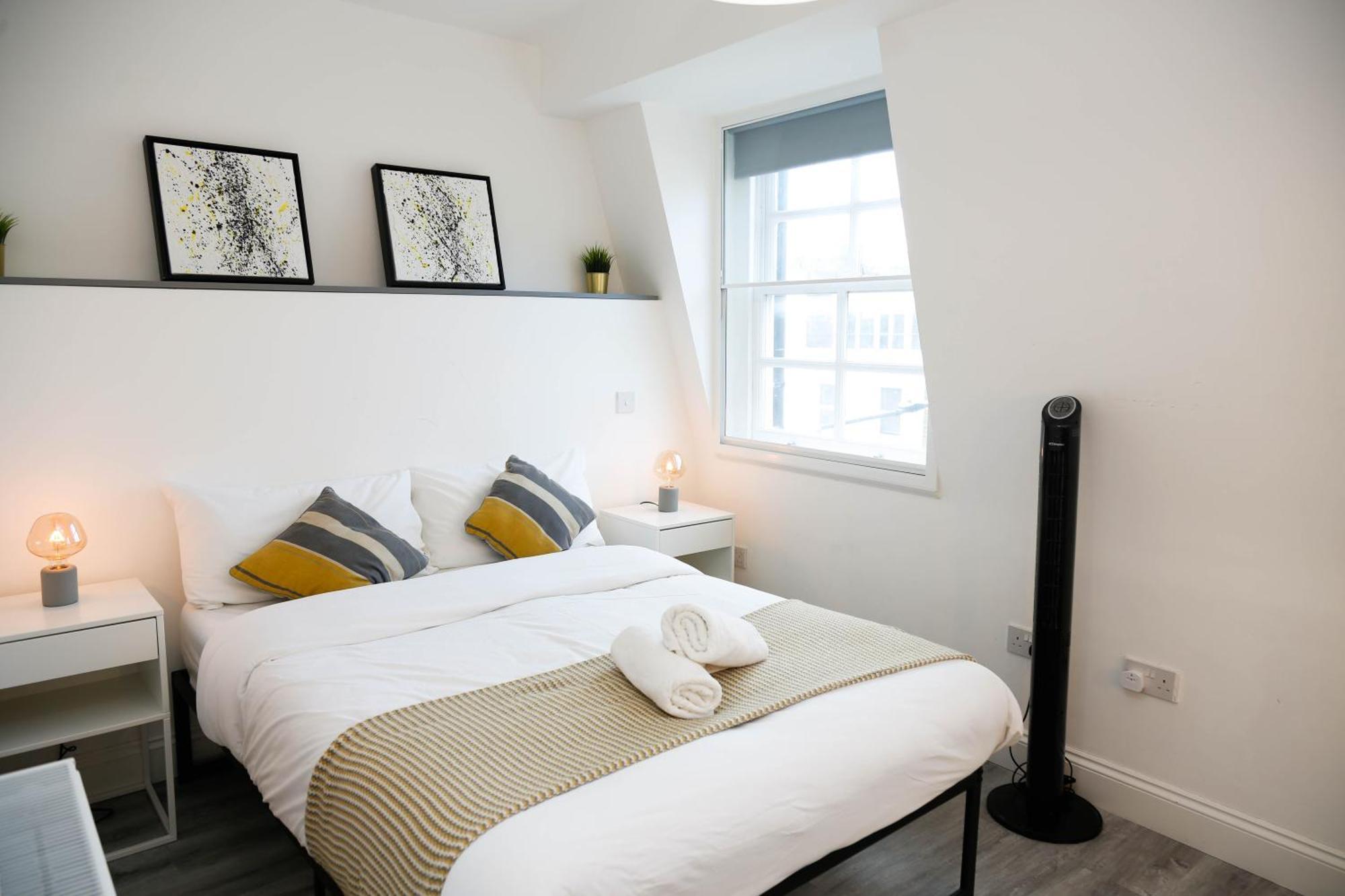 Luxury In Camden Town Near Shops, Cafes, Bars & Metro With Shared Bathrooms Habitación en casa particular