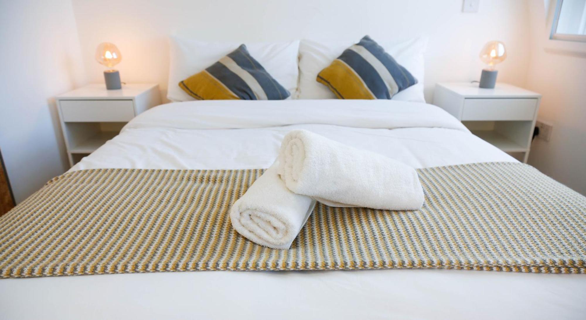 Luxury In Camden Town Near Shops, Cafes, Bars & Metro With Shared Bathrooms * Londres