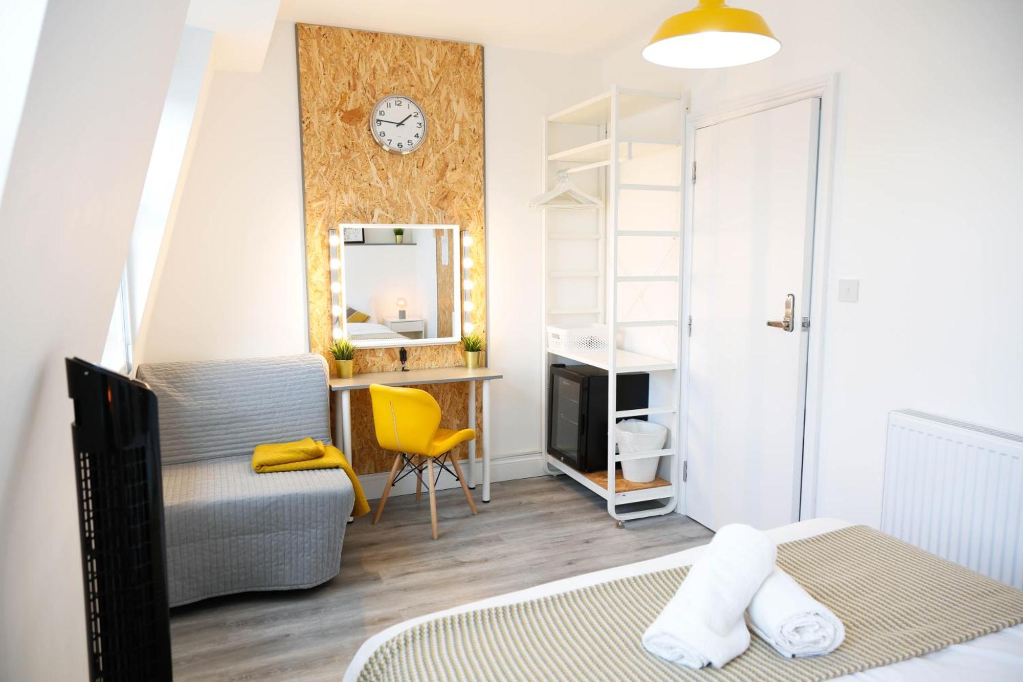 Luxury In Camden Town Near Shops, Cafes, Bars & Metro With Shared Bathrooms Habitación en casa particular *