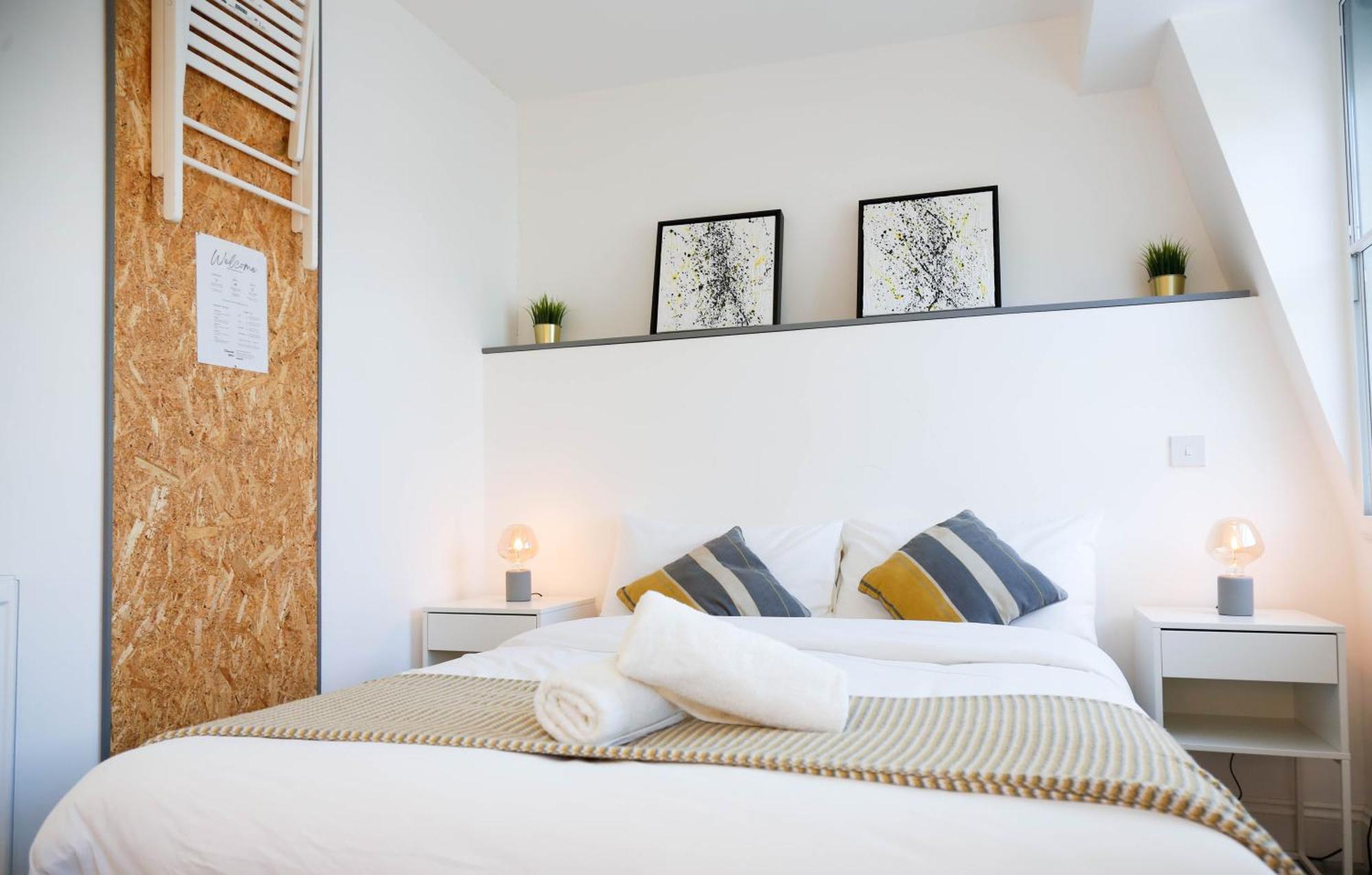 Habitación en casa particular Luxury In Camden Town Near Shops, Cafes, Bars & Metro With Shared Bathrooms Londres