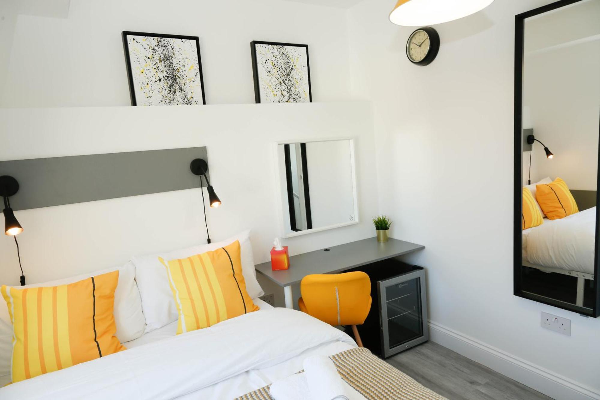 Luxury In Camden Town Near Shops, Cafes, Bars & Metro With Shared Bathrooms Habitación en casa particular *