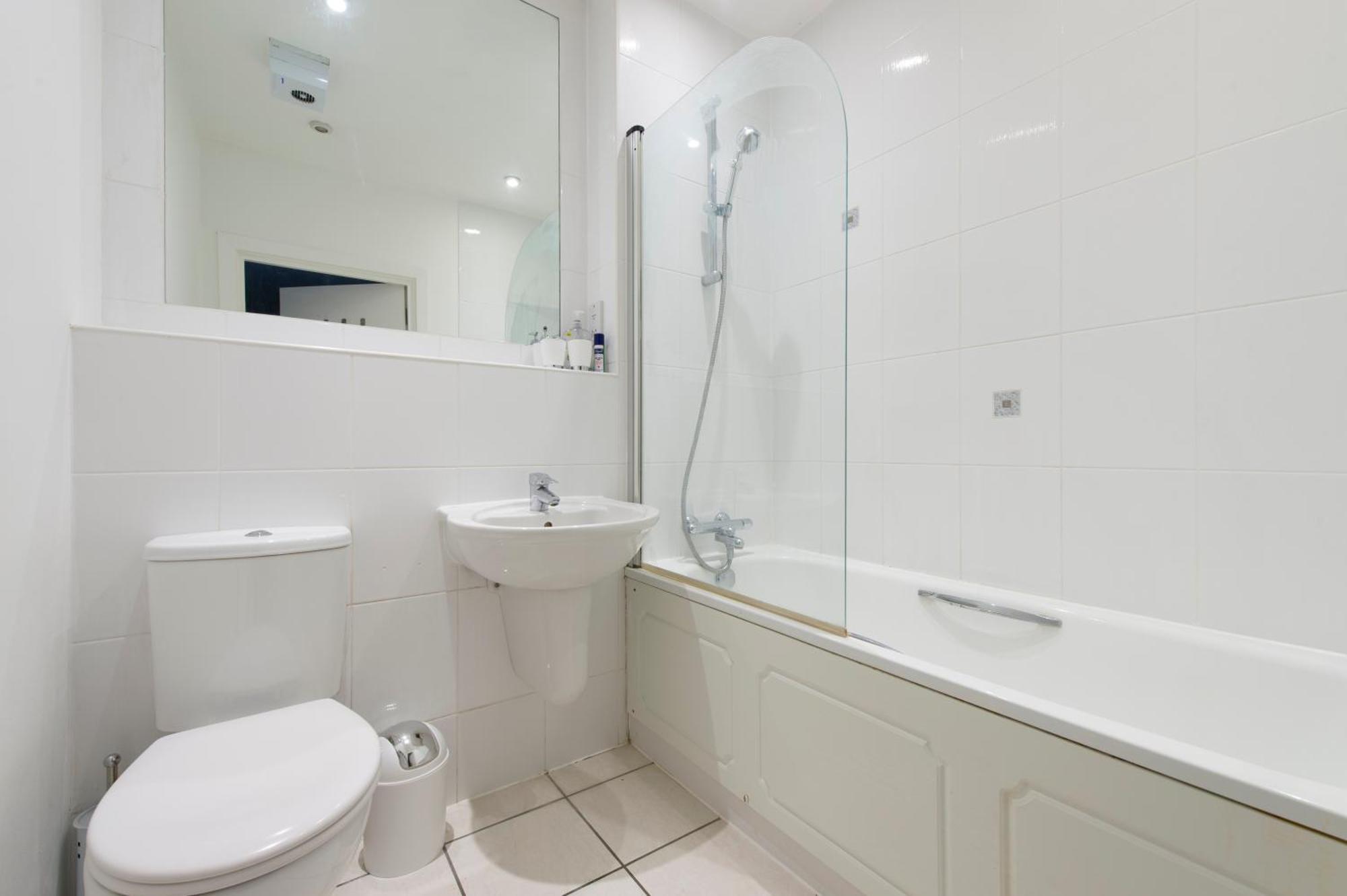 Modern Luxury By Bow Road Station London