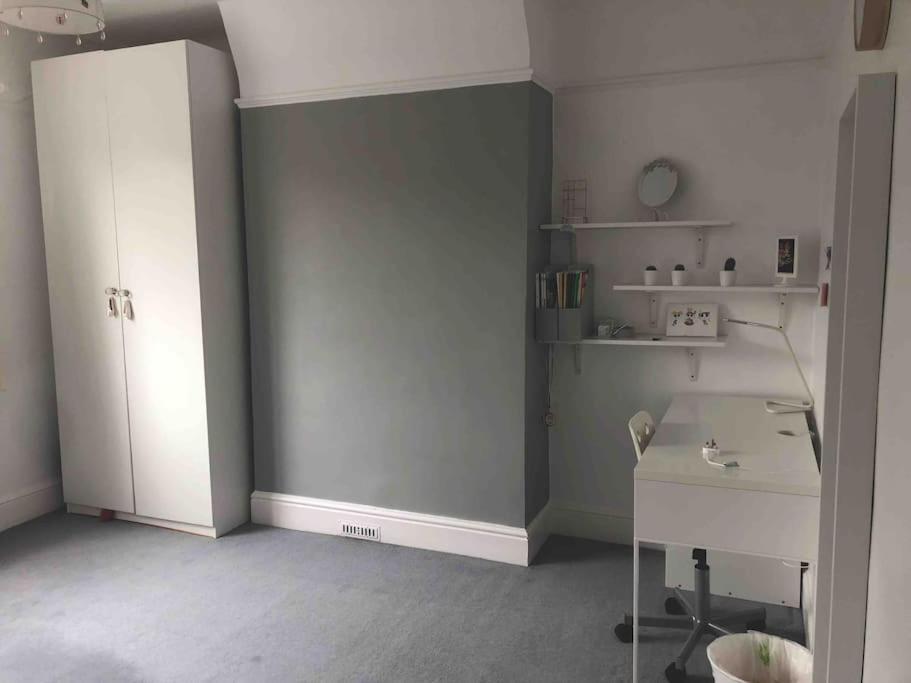 Luxury 4 Bedroom House In Featured On Tv * Londen