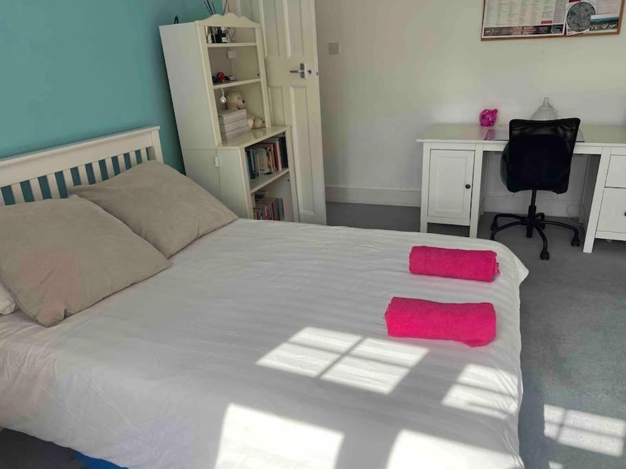 Luxury 4 Bedroom House In Featured On Tv Londen