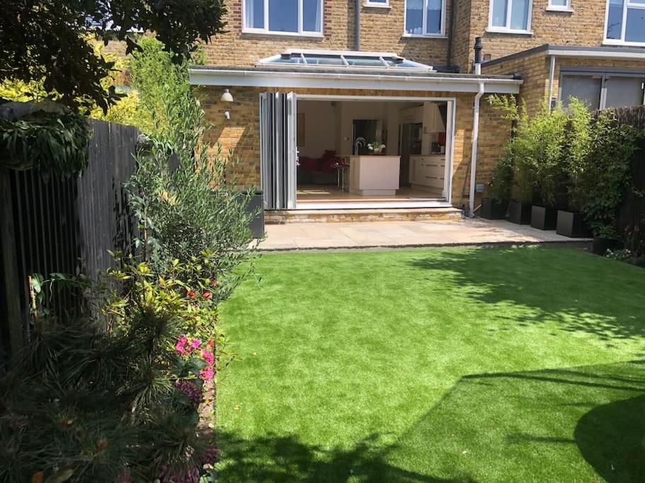 Villa Luxury 4 Bedroom House In Featured On Tv Londen