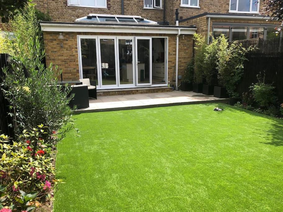 Luxury 4 Bedroom House In Featured On Tv * Londen