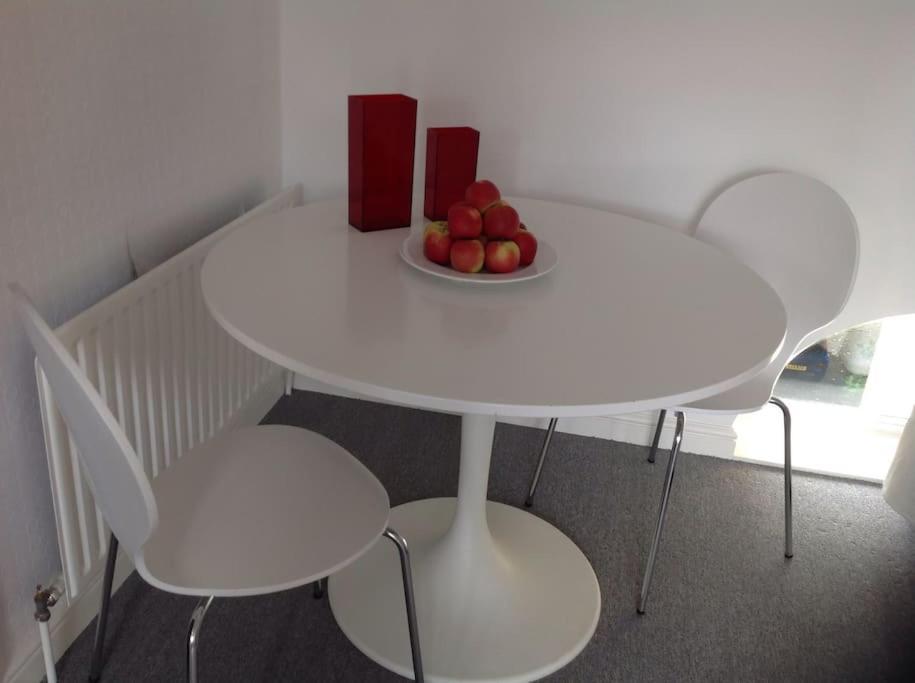 Zone 1! 2 Bed Duplex Apartment! Appartement *