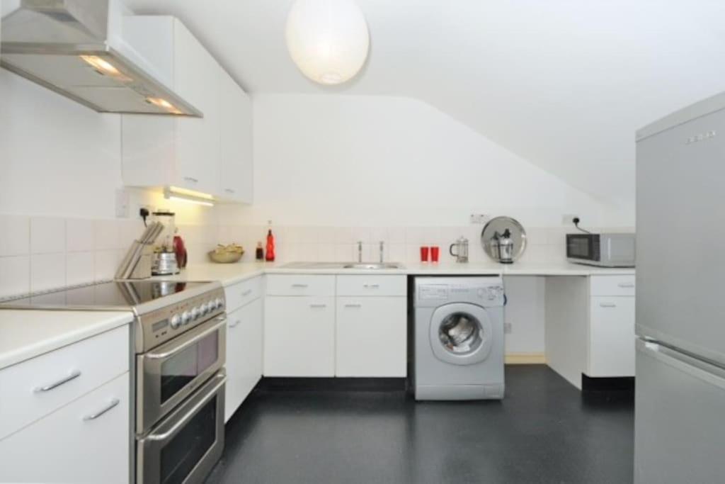 Appartement Zone 1! 2 Bed Duplex Apartment! *