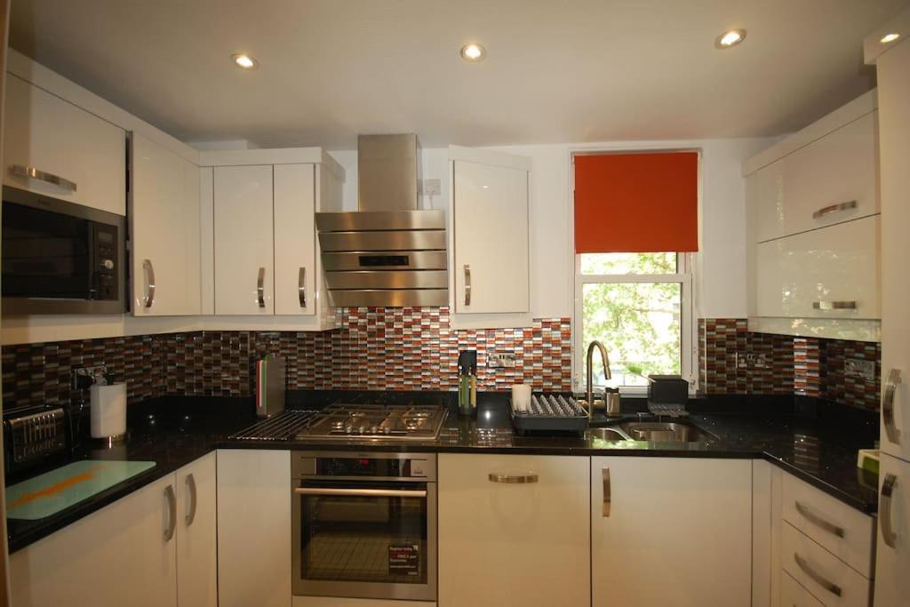 Clifton - Luxury 1 Bed Flat - 1 Min Walk To Tube London