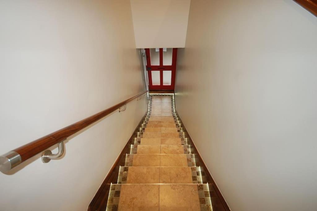Clifton - Luxury 1 Bed Flat - 1 Min Walk To Tube