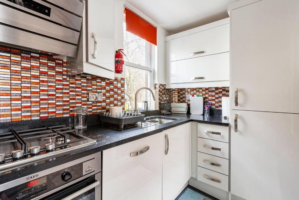 Clifton - Luxury 1 Bed Flat - 1 Min Walk To Tube Apartment *