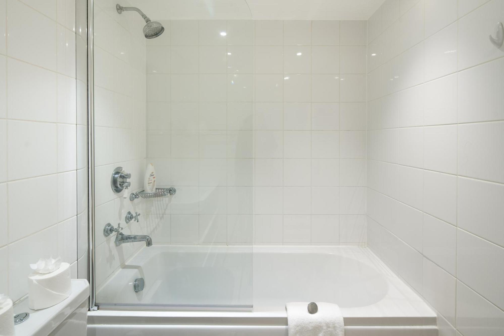 1bd Modern Oasis: Near Attractions Appartement
