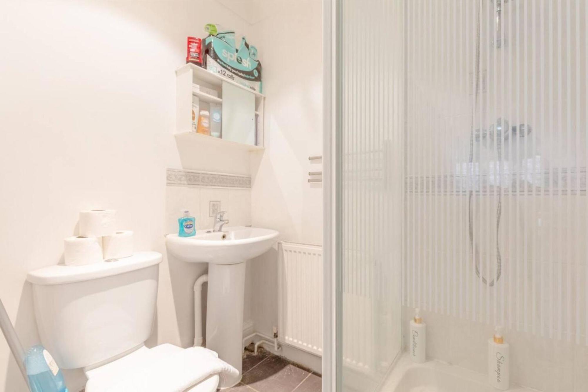 Apartment Wprivate Patio Heart Of Brixton London!
