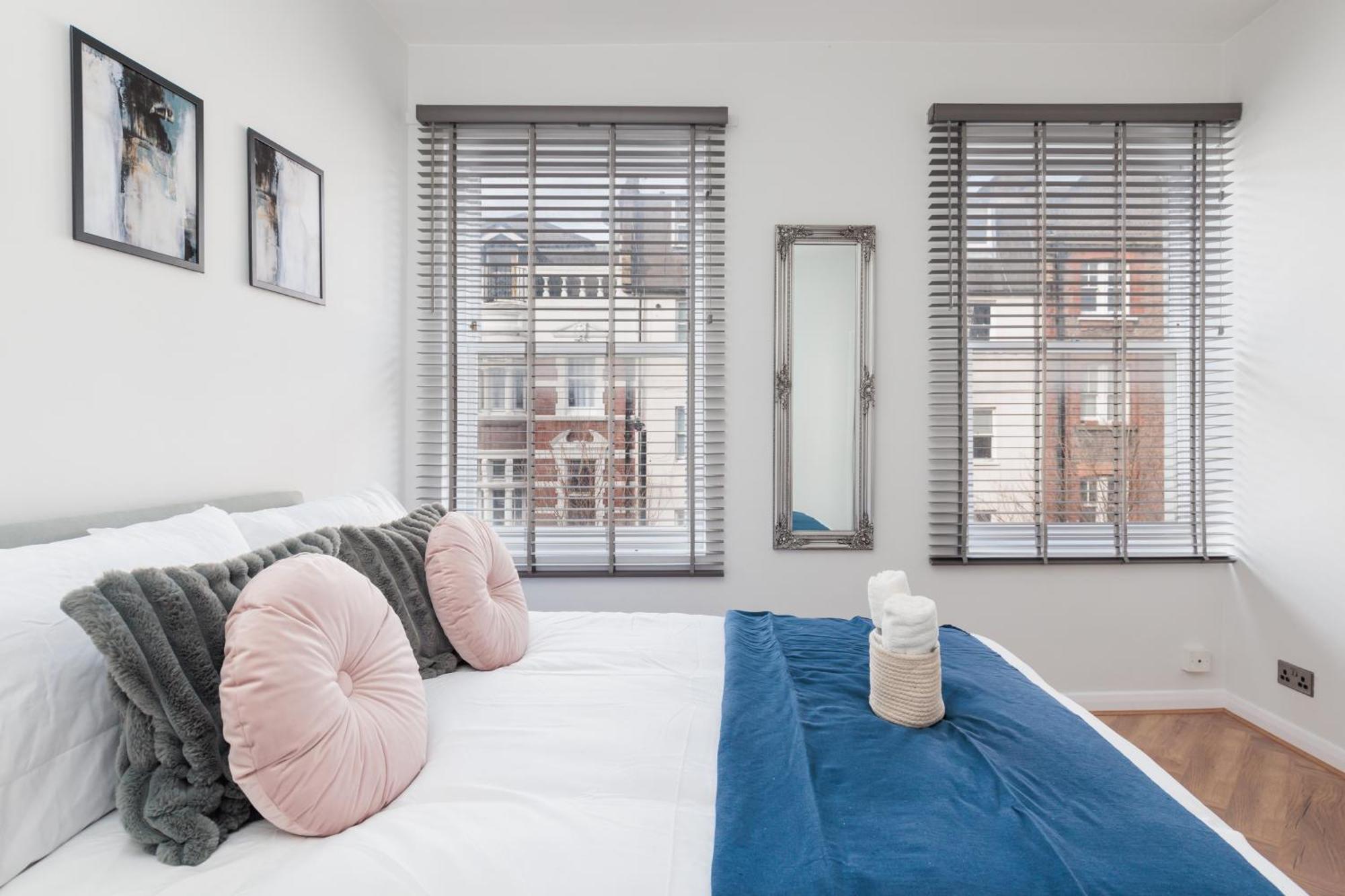 Luxury 2 Bed Flat In Central