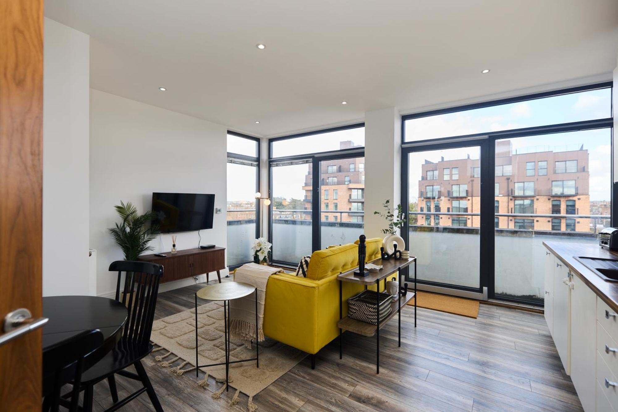 The Harlesden Classic - Lovely 2bdr Flat With Balcony Apartment