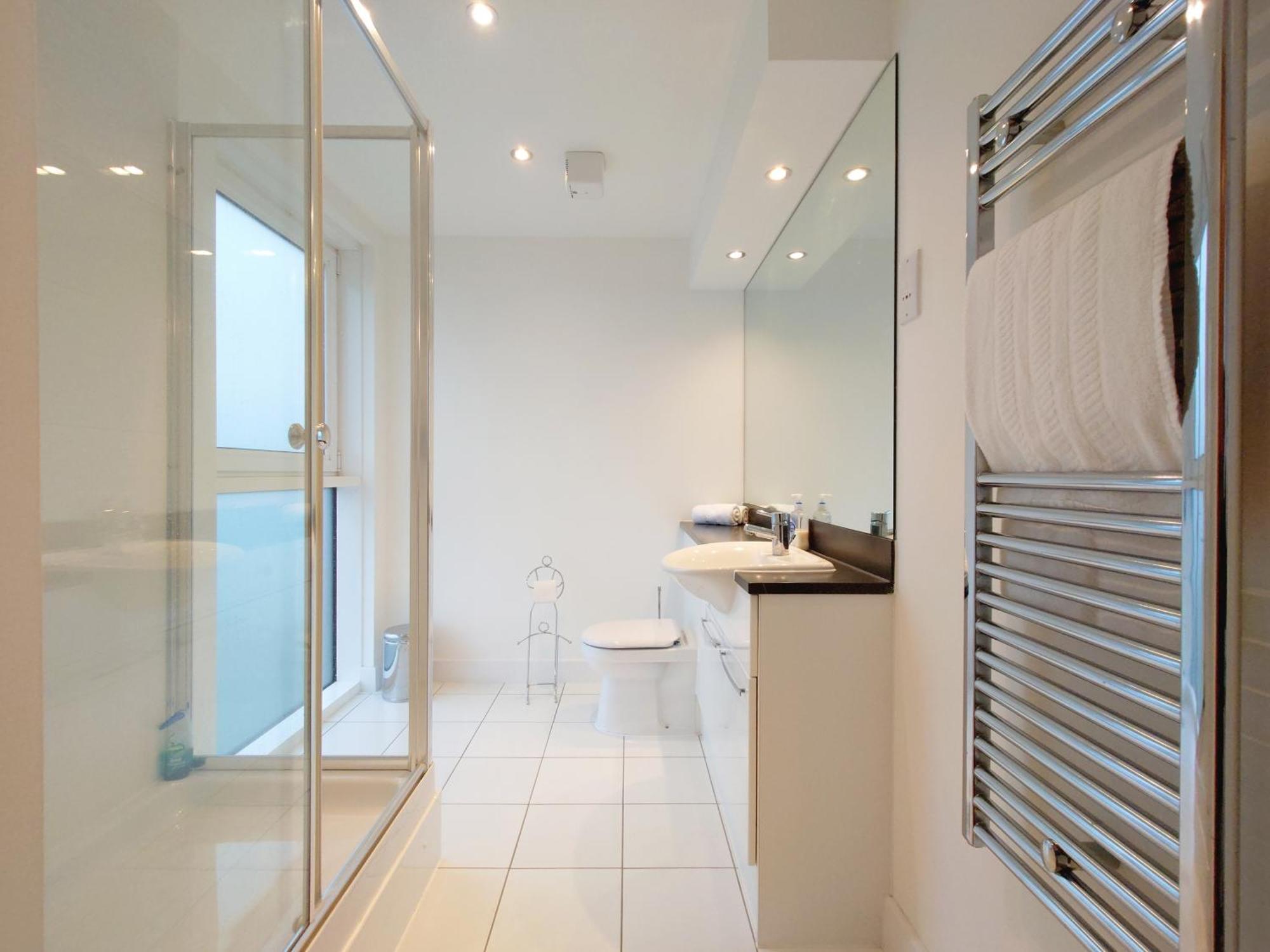 Appartement Excel - Three Bed Serviced Londen