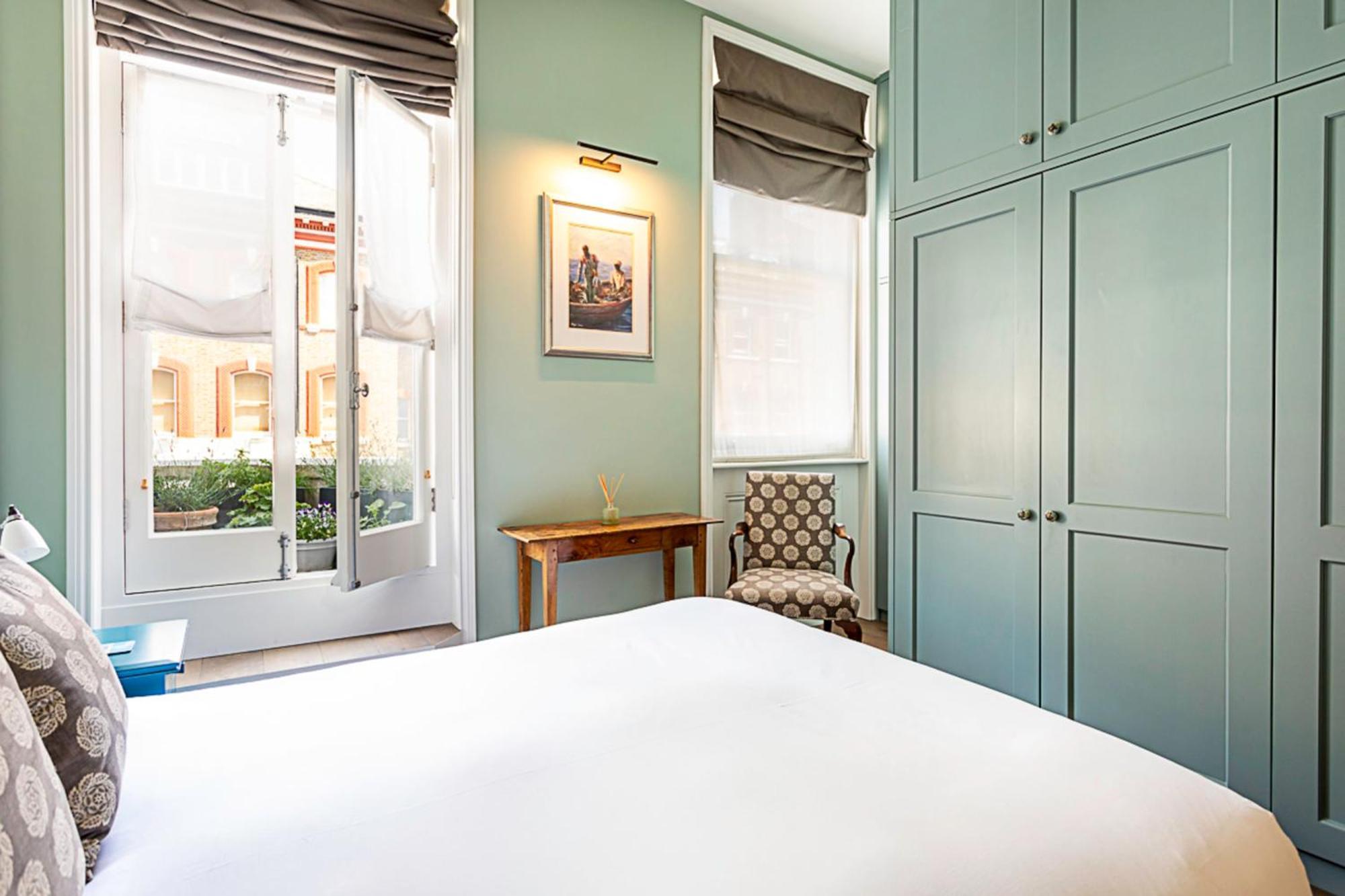 Well-designed Chelsea Flat London