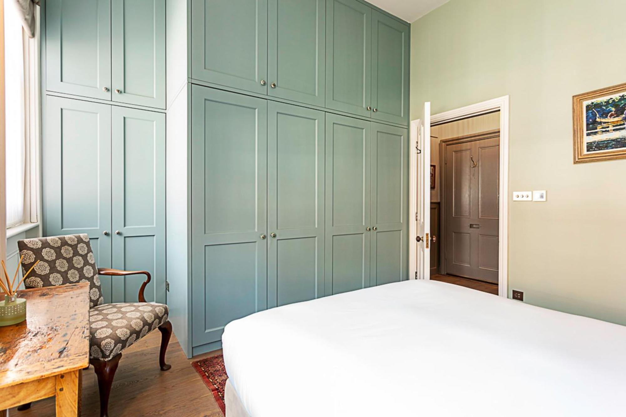 Well-designed Chelsea Flat Apartment