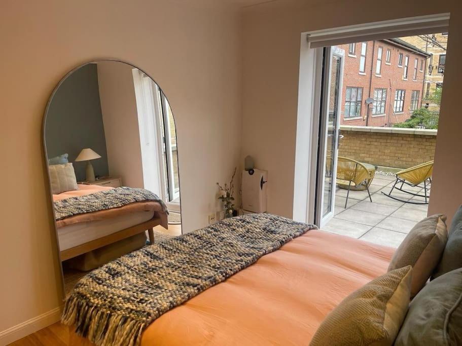 Apartment Flat In - Close To Excel