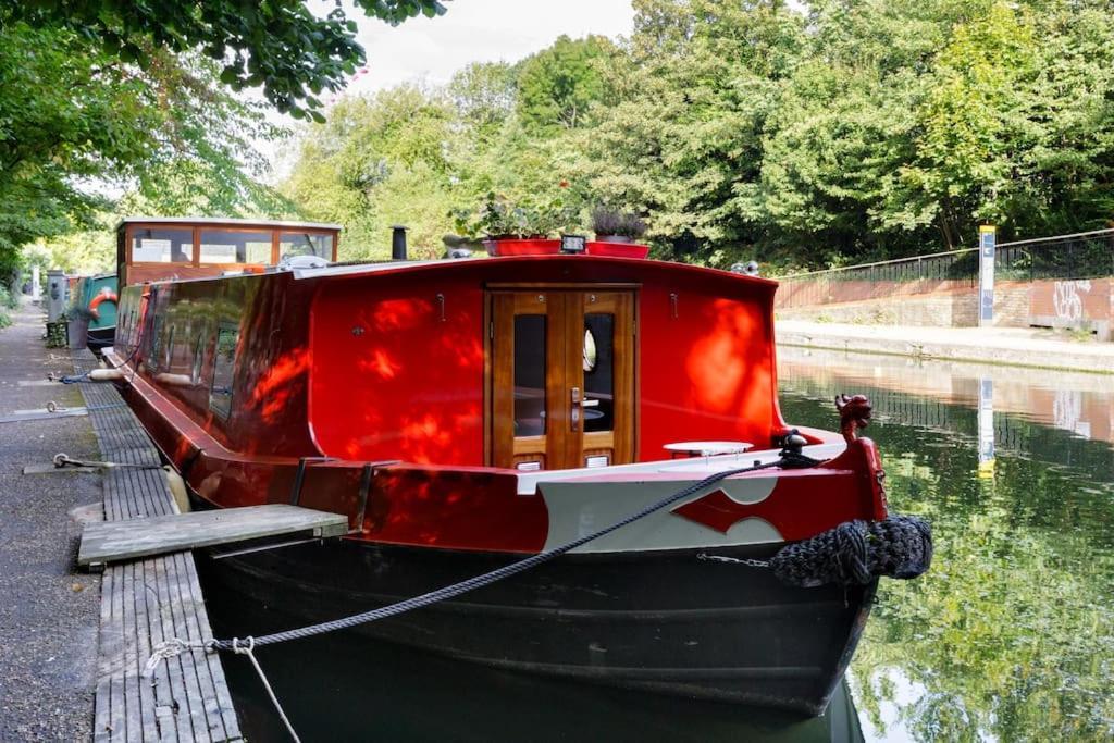 Slash Arts Houseboat On Secluded Mooring In Botel