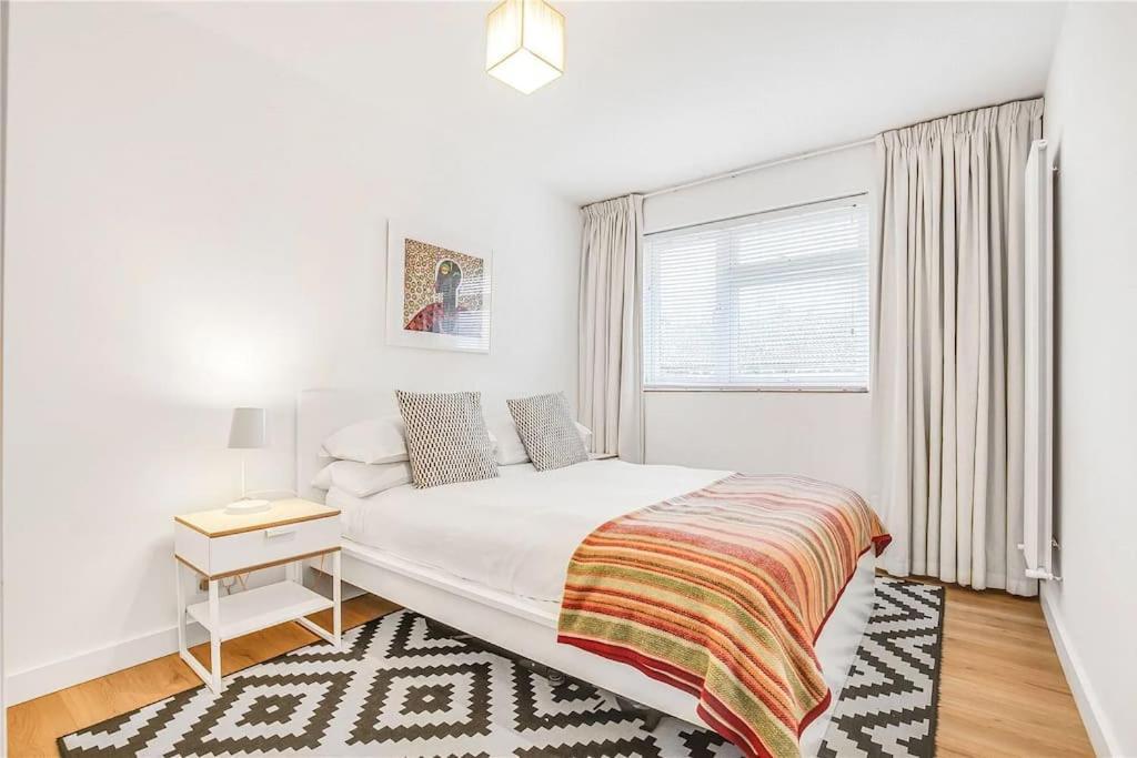 2 Bed Bright Flat In Fulham * London