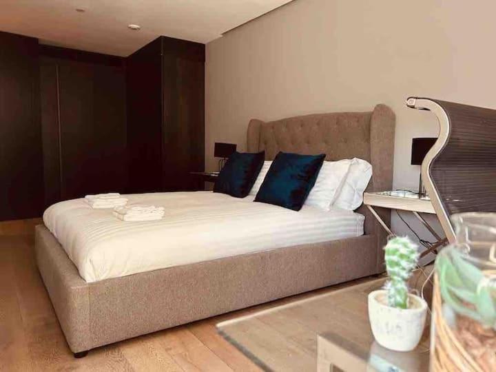 3 Bed 2 Bath Penthouse Hoxton Square With Terrace London