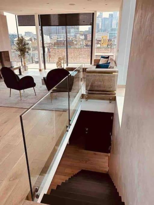 3 Bed 2 Bath Penthouse Hoxton Square With Terrace