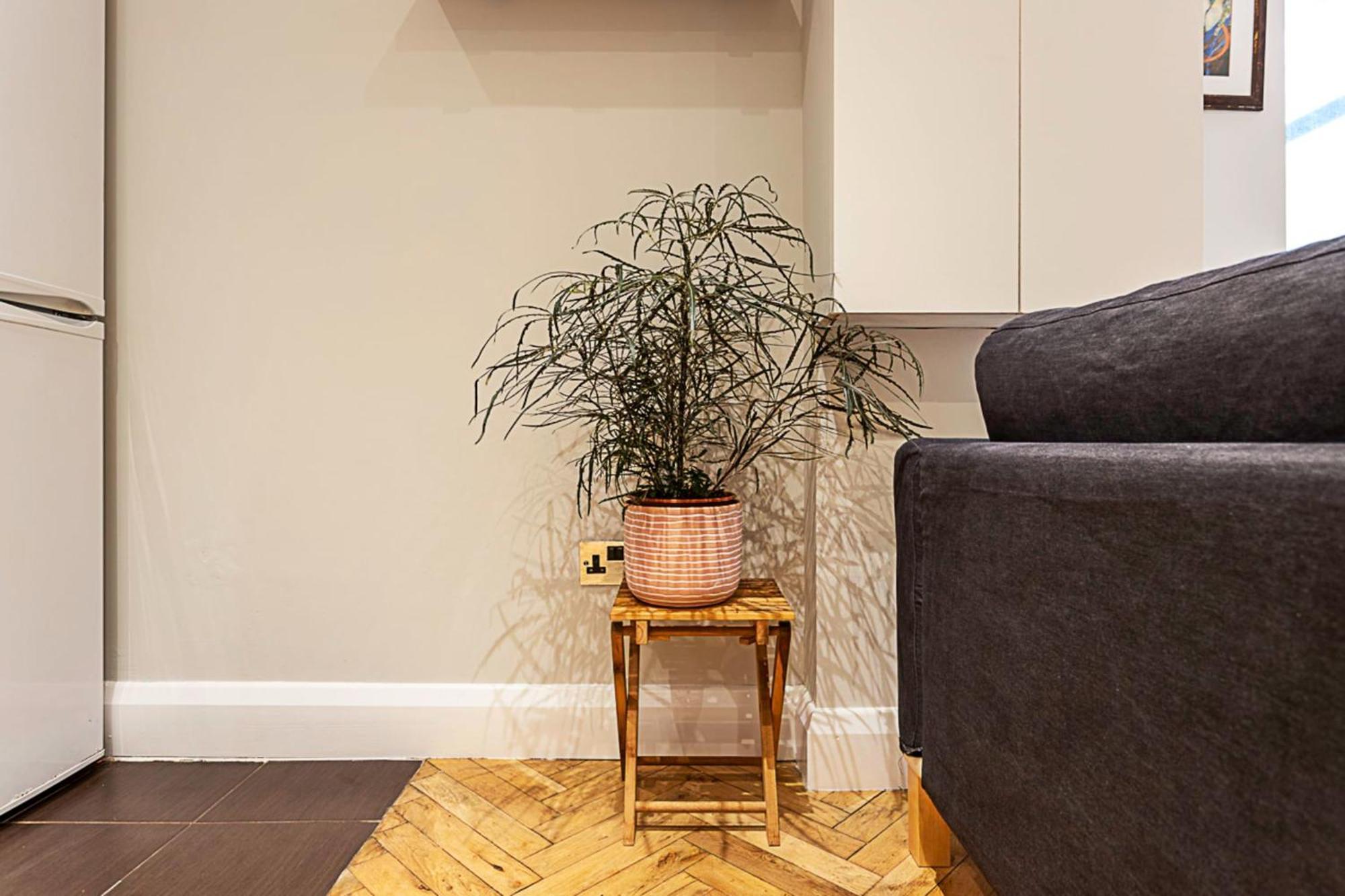 Apartment Cosy Garden Flat In Prestigious Residential Area *